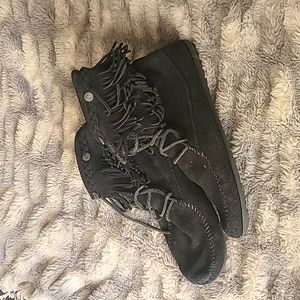 Minnetonka Lace Up Moccasins